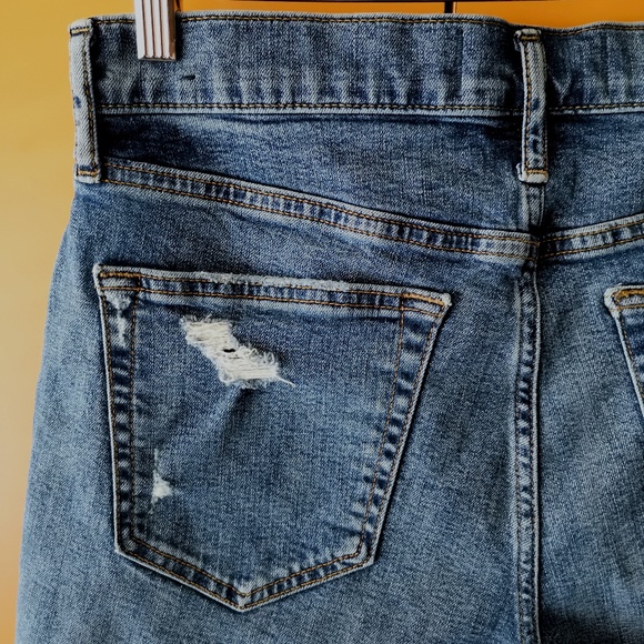 Abercrombie & Fitch Relaxed Fit Stretch Distressed 90's Denim Shorts (30) - Picture 9 of 10